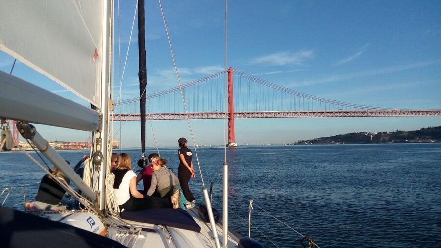 Lisbon: 2-Hour Sailing Yacht Cruise & Guided Tour w/2 drinks - Setting out from Belém and the Discoveries Monument