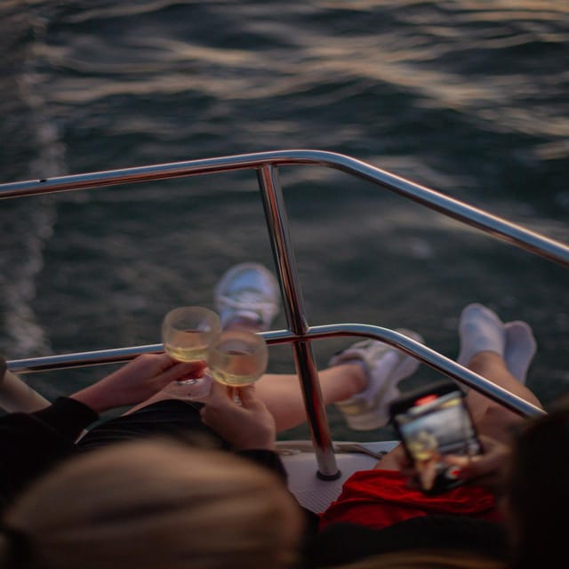 Lisbon 2 Hours Sailing Day Tour and Cruise With Drinks - Why the Tagus is the right place to see Lisbon