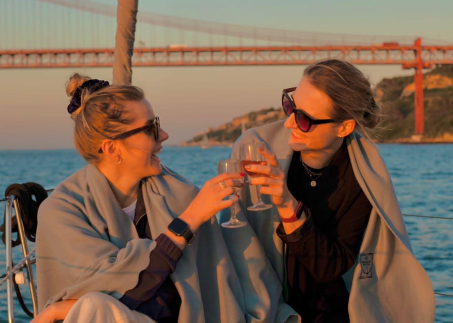 Lisbon 2 Hours Sailing Day Tour and Cruise With Drinks - The Monument to the Discoveries and Belém Tower