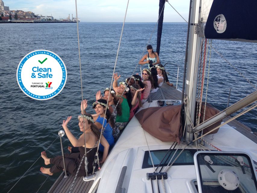 Lisbon 2H Private Tour by SAILBOAT / SAIL or POWER CATAMARAN - Key points to know before you book