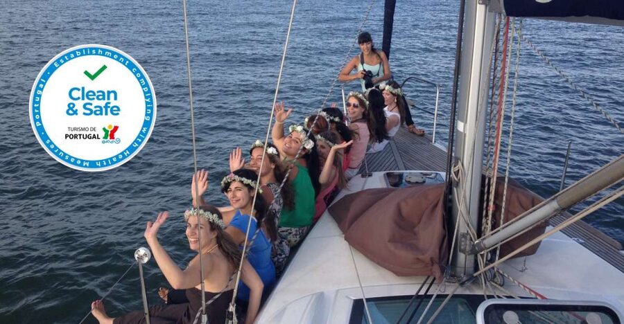 Lisbon 2H Private Tour by SAILBOAT / SAIL or POWER CATAMARAN - Sailboat or power catamaran?