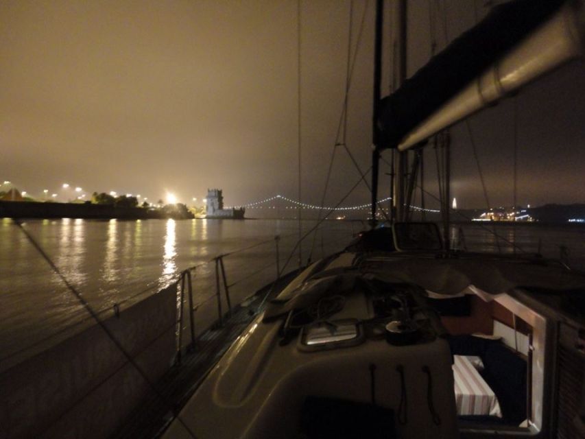 Lisbon 2H Private Tour by SAILBOAT / SAIL or POWER CATAMARAN - Planning a picnic, celebration, or sunset cruise