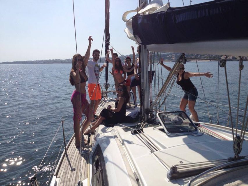 Lisbon 2H Private Tour by SAILBOAT / SAIL or POWER CATAMARAN - Leaving Doca do Bom Sucesso near Belém Tower