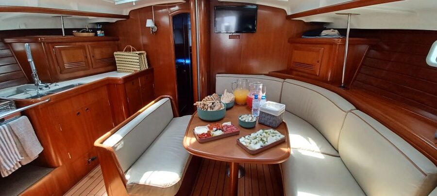 Lisbon: Boat Tour - the most Comfortable Sailboat - Key points at a glance
