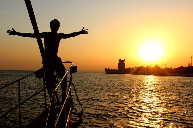 Lisbon: Daylight or Sunset on a Vintage Sailboat - Why the Tagus is the right place to see Lisbon