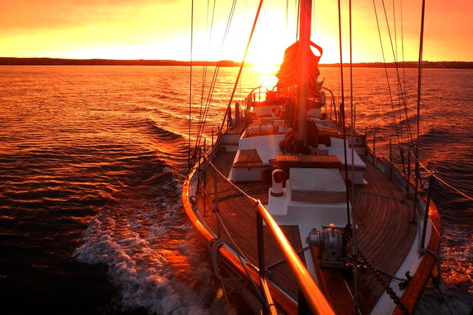 Lisbon: Daylight or Sunset on a Vintage Sailboat - Santo Amaro Dock and the first minutes aboard