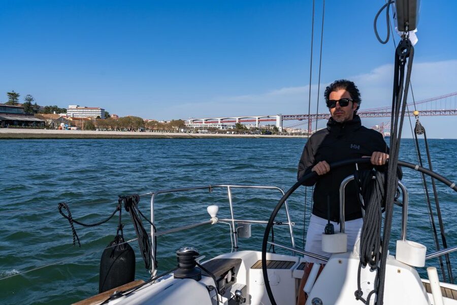 Lisbon: Private Sailboat Tour on the Tagus at Sunset - Who should book this Tagus sailing tour?