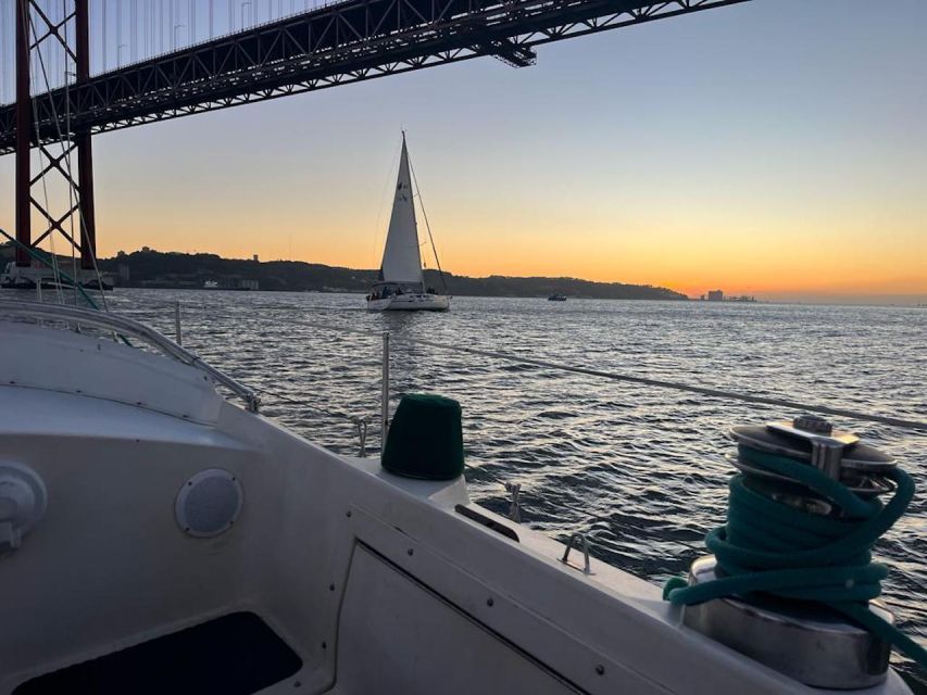 Lisbon: Private Sailing City & Sunset Tour - Why this two-hour sail is worth your evening
