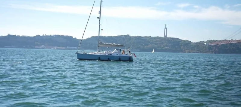 Lisbon PRIVATE Tour on Sailboat W/ Wine Included - Why Lisbon looks better from the Tagus