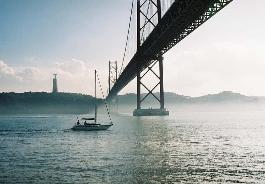 Lisbon: Sailboat Excursion - Sailing Lisbon from Doca de Santo Amaro