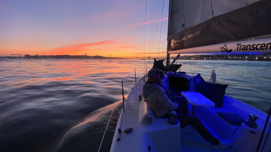 Lisbon: Sailboat Tour w/ Local Guide and Open Bar Green Wine - Why this small sailboat works so well