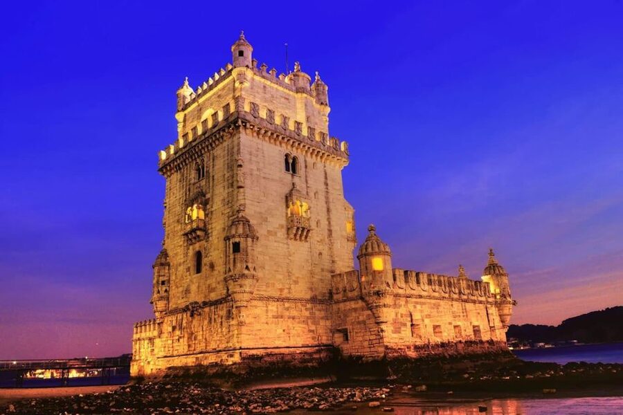 Lisbon: Sailboat Tour w/ Local Guide and Open Bar Green Wine - Crossing toward Almada