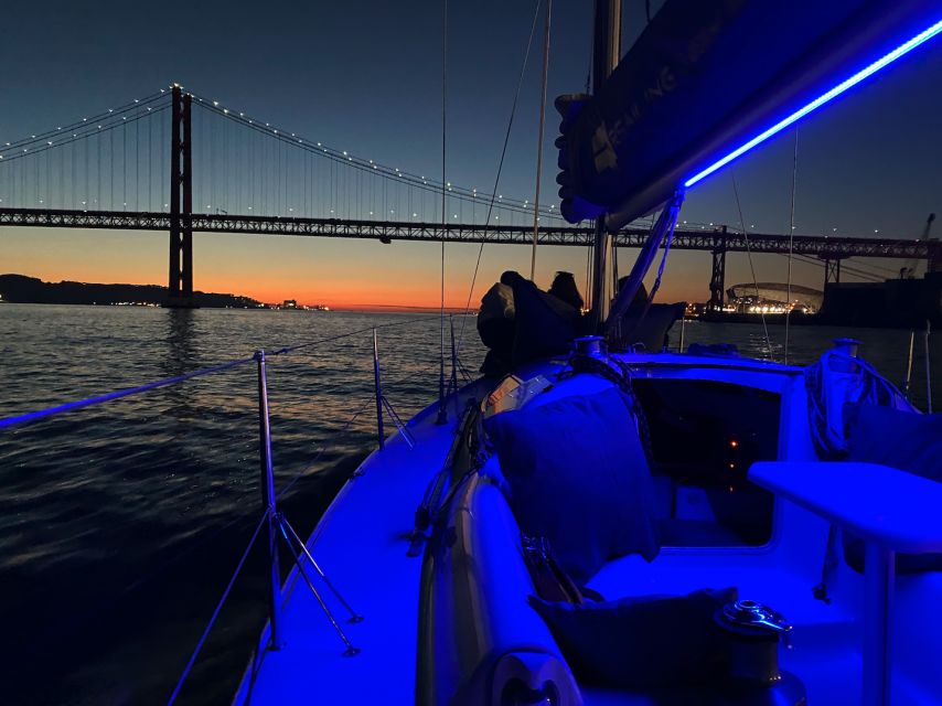 Lisbon: Sailboat Tour w/ Local Guide and Open Bar Green Wine - Comfort, clothing, and weather