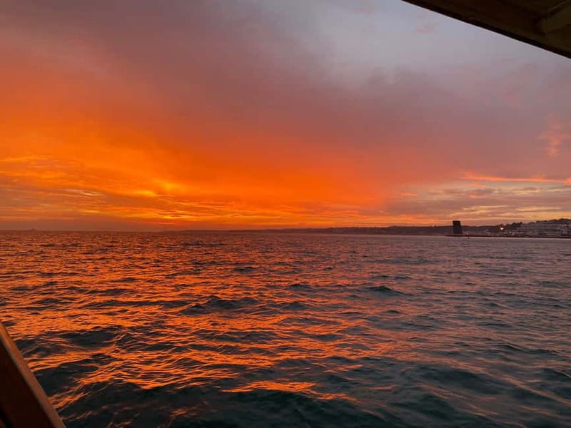 Lisbon: Sailing Boat Tour with Drinks & Pastel de Nata - Commerce Square from the river