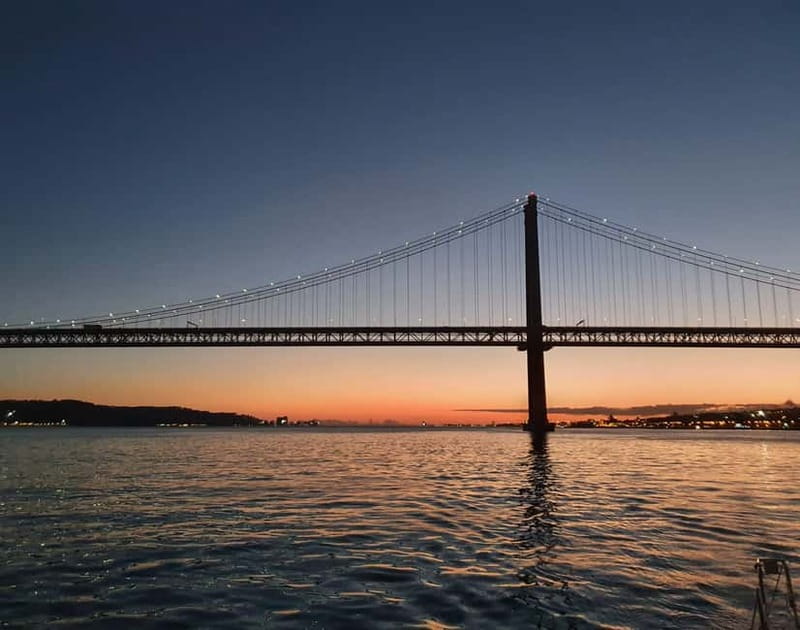 Lisbon: Sailing Boat Tour with Drinks & Pastel de Nata - Christ the King and the 25 de Abril Bridge