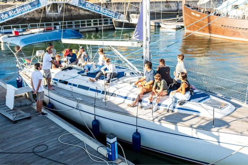 Lisbon: Sailing Boat Tour with Drinks & Pastel de Nata - Leaving Alcântara and reaching the open river