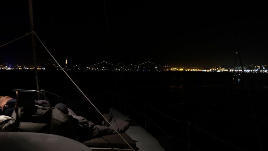 Lisbon: Sailing Tour by Night - What the crew adds to the evening