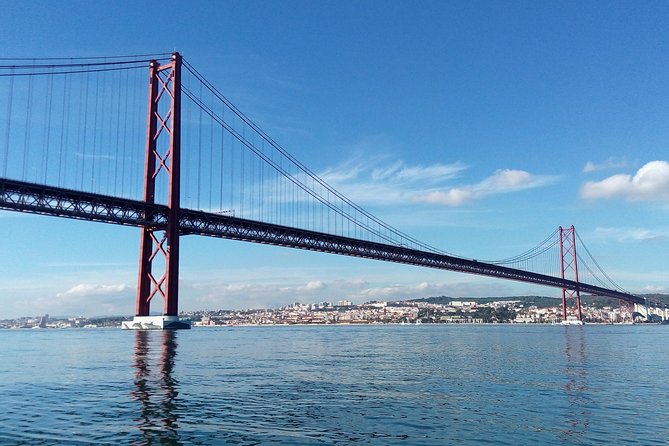 Lisbon Sailing Tour on a Luxury Sailing Yacht with 2 Drinks - What the two hours feel like