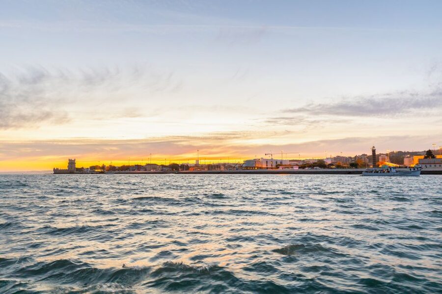 Lisbon: Sailing Tour on the Tagus River - Cruising past the Monument of Discoveries