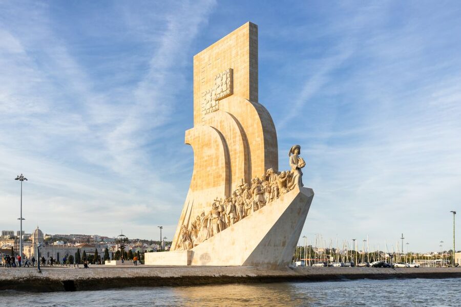 Lisbon: Sailing Tour on the Tagus River - Sunset sailing and the changing temperature