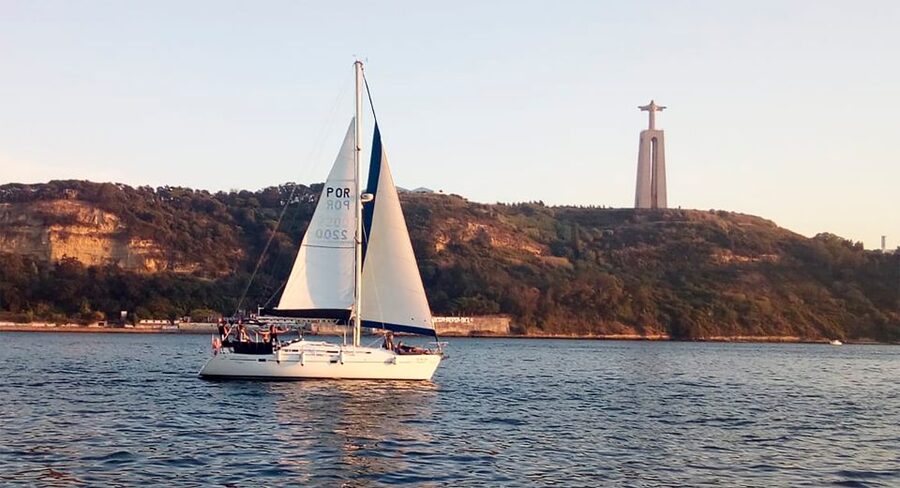 Lisbon: Sailing Tour with Wine and Snacks - Key points to know before you book