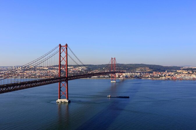 Lisbon Small Group 2h Sunset Sailing- Live Commentary & a Drink - Key points before you book