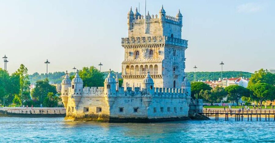Lisbon: Sunset Sailing Boat Cruise with Wine - Meeting the boat at Doca de Santo Amaro