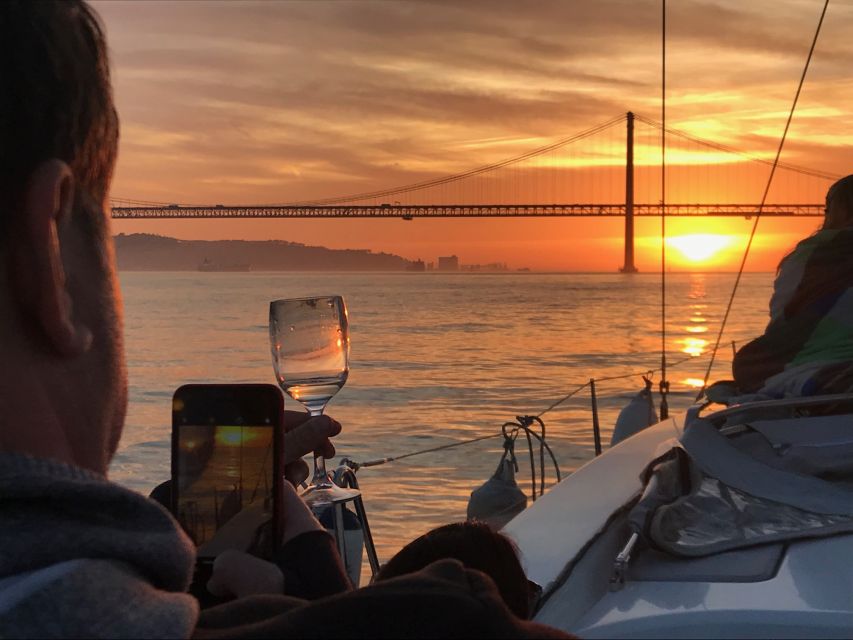 Lisbon: Sunset Sailing Cruise with Wine - How the sunset timing affects the ride