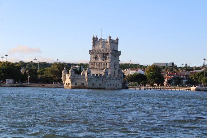 Lisbon: Sunset Sailing with Local Wine & Stunning Views - Key points to know before you book