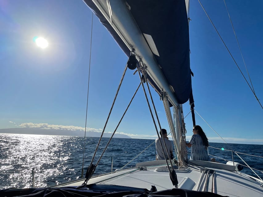 Los Gigantes: Sailing Excursion with Swimming, Drink & Tapas - Tapas and drinks on the deck