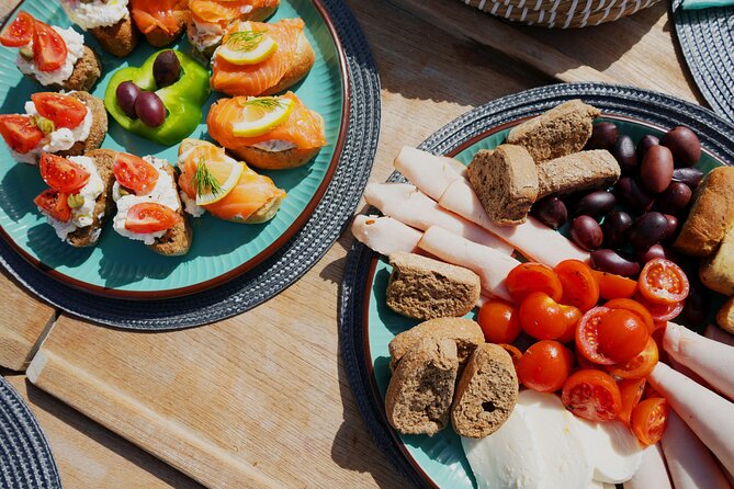 Luxury Catamaran Full Day Private & Greek Gastronomy in Athens - Food is more than a box lunch