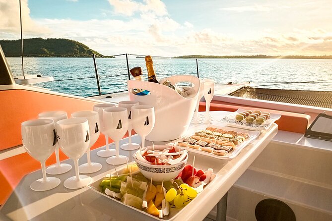 LUXURY PRIVATE Catamaran Bora Bora : Half-Day Trip - The 9:00 a.m. start and hotel pickup