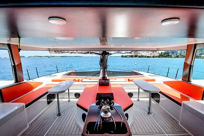 LUXURY PRIVATE Catamaran Bora Bora : Half-Day Trip - The snorkeling stop and marine life