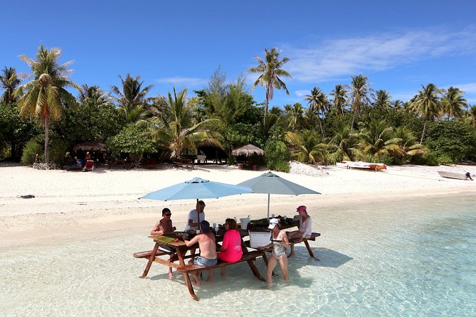 LUXURY PRIVATE Catamaran : Full-Day Sail & Polynesian Motu Lunch - Swimming and snorkeling at the lagoon’s edge