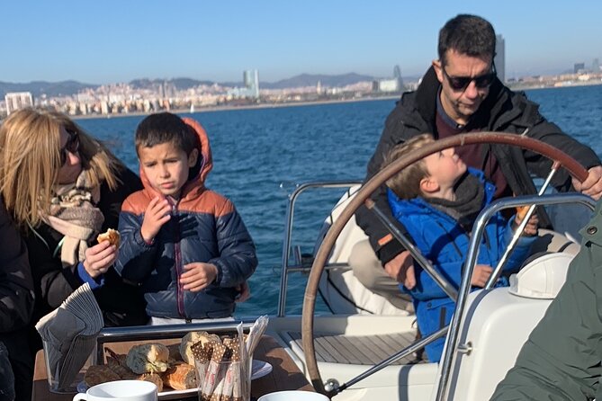 Luxury sailboat ride with drinks and aperitif-Small Groups - Setting sail from Port Olímpic