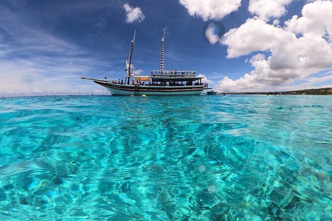 Luxury snorkel trip on a spacious wooden schooner and local lunch - Meeting in Kralendijk and settling aboard