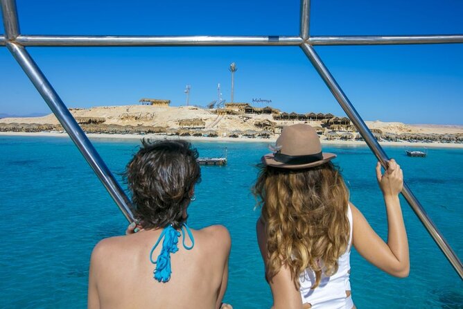 Mahmya Island: Red Sea Sailing Experience - Mahmya Beach and the first swim