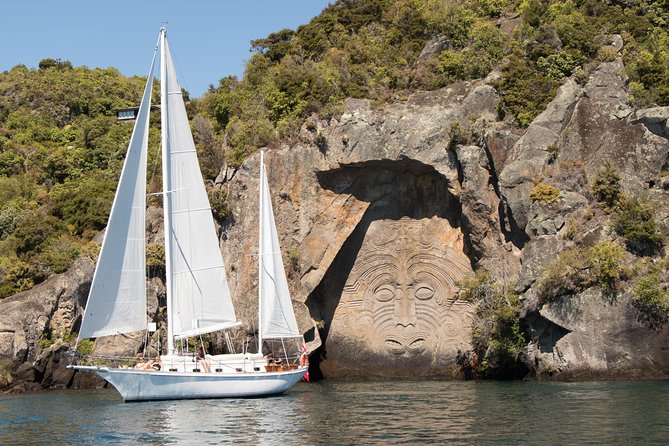 Maori Rock Carvings Eco Sailing Taupo - Key points at a glance