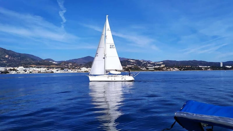 Marbella: 2 hour shared Sailing Experience - What the 38-foot cruiser means for you