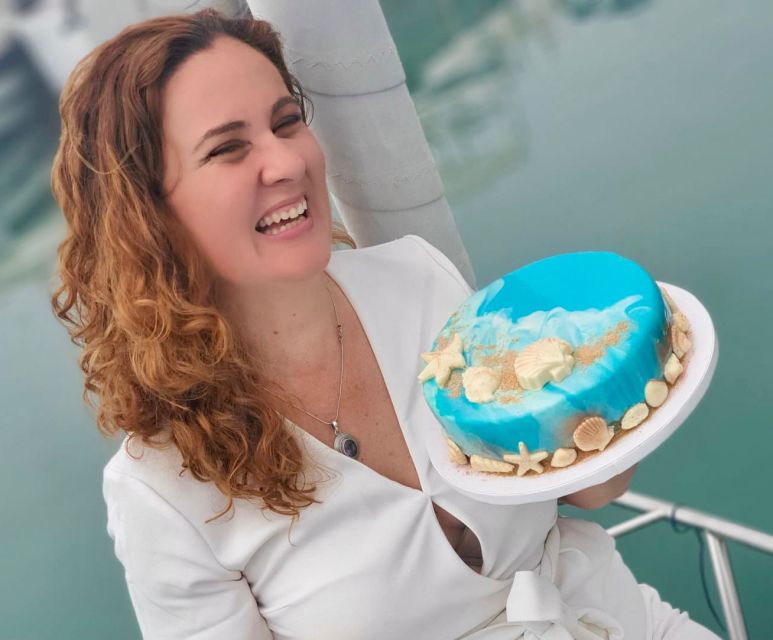 Marbella: Puerto Banús Private Sailing Cruise with Drinks - Captains who shape the mood