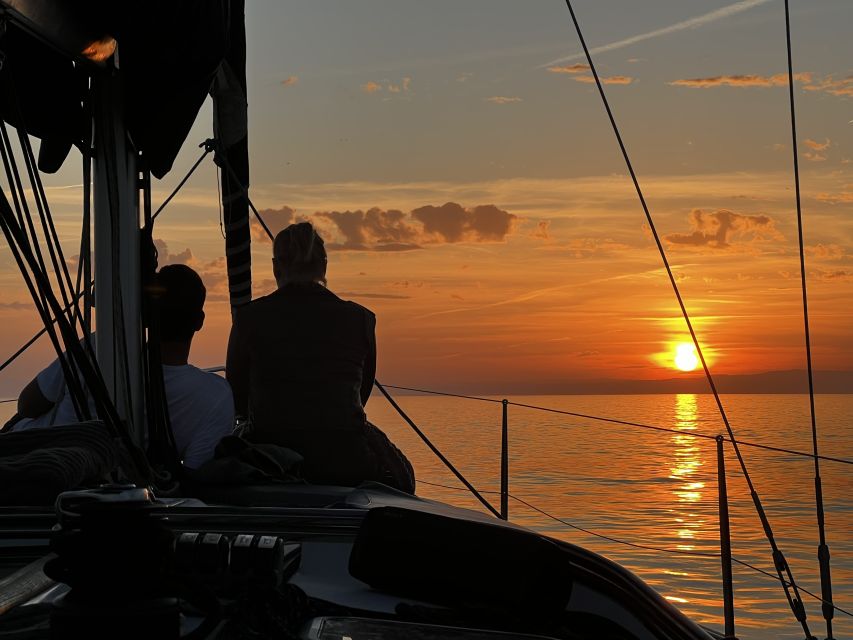 Marbella: Sunset Sailing Trip with Drinks and Snacks - Two hours along the Costa del Sol