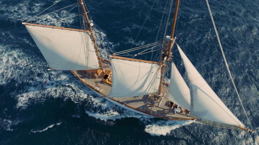 Marseille : Afternoon sailing trip - What three hours on a traditional sailing yacht feels like