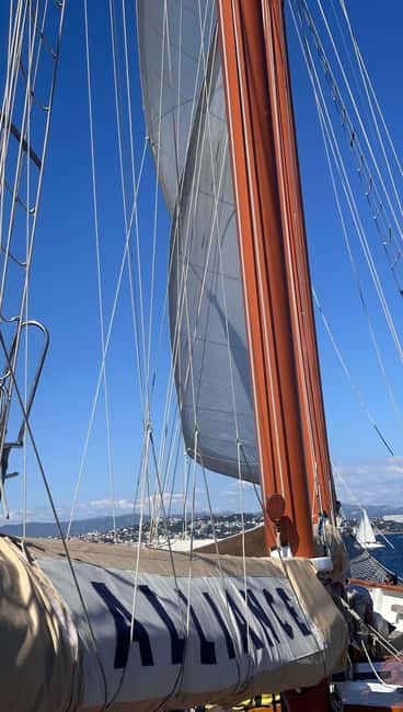 Marseille: Calanques Sailing Cruise with Lunch and Wine - Château d’If and the Frioul islands