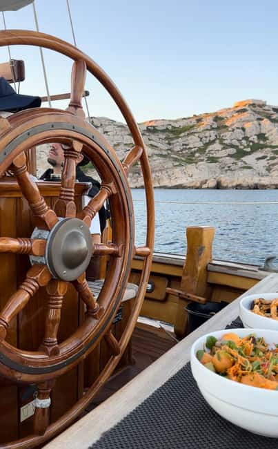 Marseille: Evening sailboat trip to the Calanques du Frioul with buffet and organic wine - What to bring and how to prepare