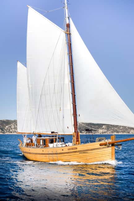 Marseille: Half-day sailing + snorkeling in the Calanques - Frioul’s coves and rocky water