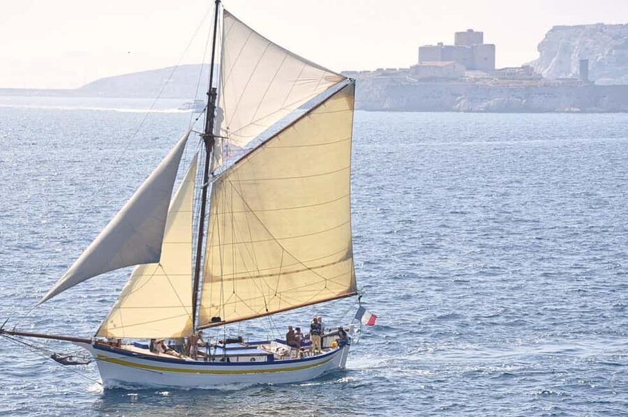 Marseille: Sunset Sailing, Buffet, and Wine - What is served aboard La Flaneuse