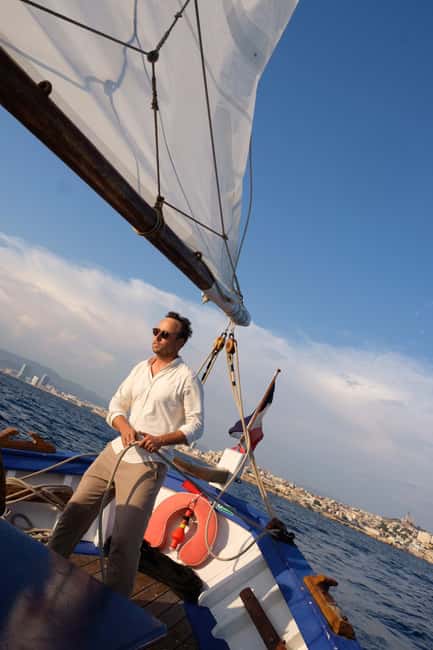 Marseille: Sunset Sailing, Buffet, and Wine - Leaving Marseille and passing Château d’If
