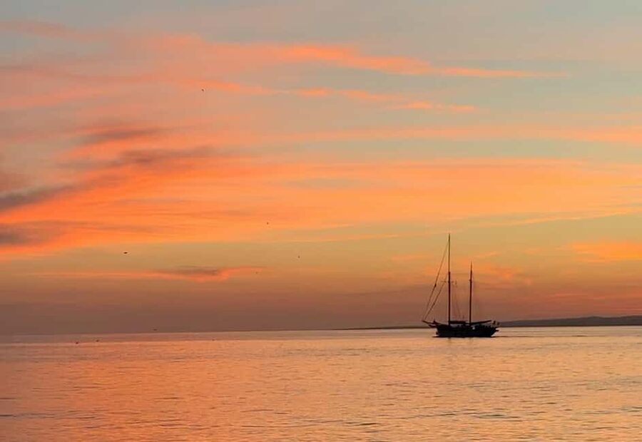 Marseille: Sunset Sailing Cruise with Dinner and Wine - Who will enjoy the Goélette Alliance most