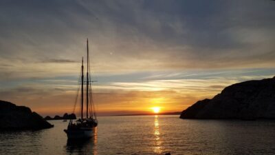 Sunset Sailing Cruise with Dinner and Wine