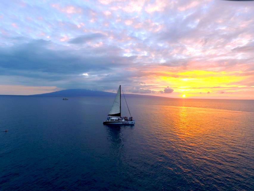 Maui: 2 Hour Sunset Dinner Sail with Open Bar and Appetizers - Meeting Gemini at Kaanapali Beach